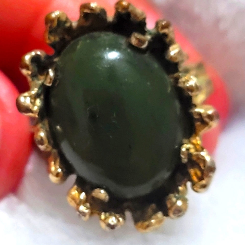 ANTIQUE LARGE GREEN JADE 14K HRE YELLOW G  FILIGREE FLOWER Vintage from the 1970
